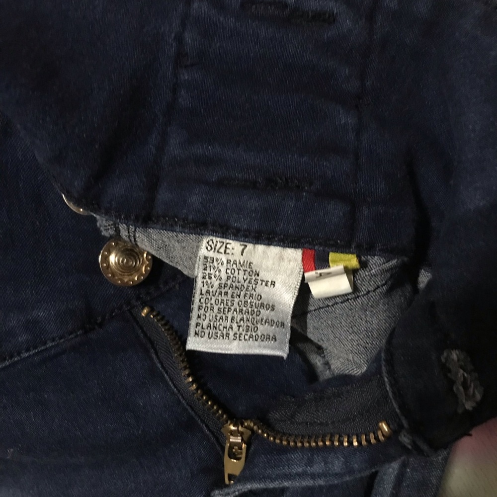 Blue Jean short shorts💙. High waisted. Size 7 - Picture 5 of 5